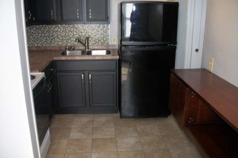 1 Br Duplex for Rent with Backsplash