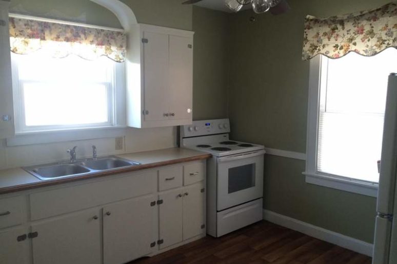 Kitchen with new stove and refrigerator in 2 BR Home for Rent near Ivy Tech